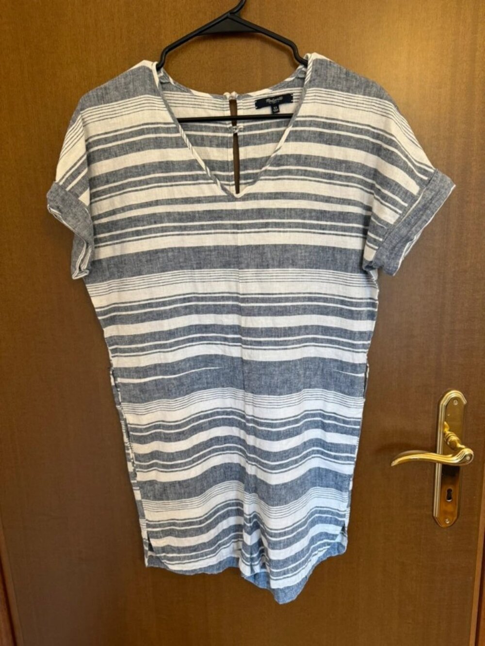 Gray & White Striped V-Neck Short Sleeve T-Shirt Women's Size XS / EU 34 / US 4